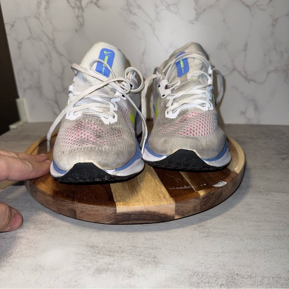 Nike Women’s Size 9.0 Quest Gray Athletic Running Shoes - Picture 2 of 6